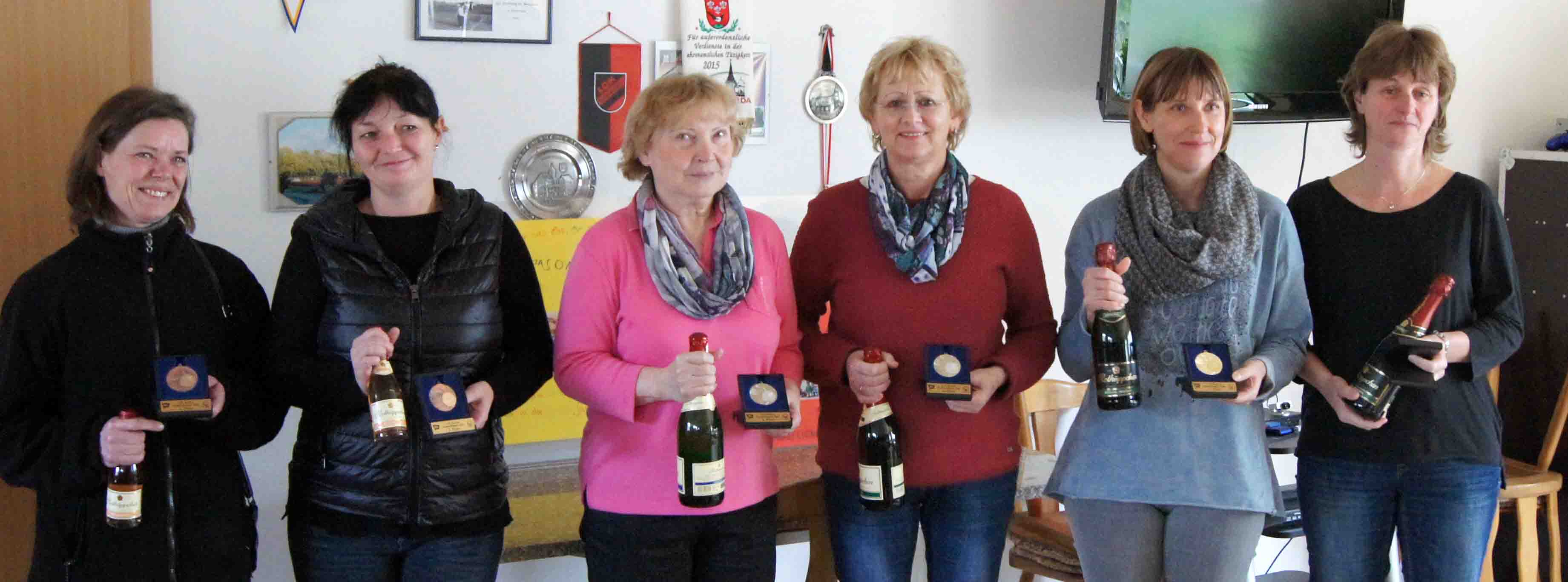 v.l.n.r.: Elke Griger und Kerstin Griger (Dresden), Marlies Wille und Gudrun Babinsky (Elsterwerda) sowie Katrin Rakette und Antje Weber (Halle)